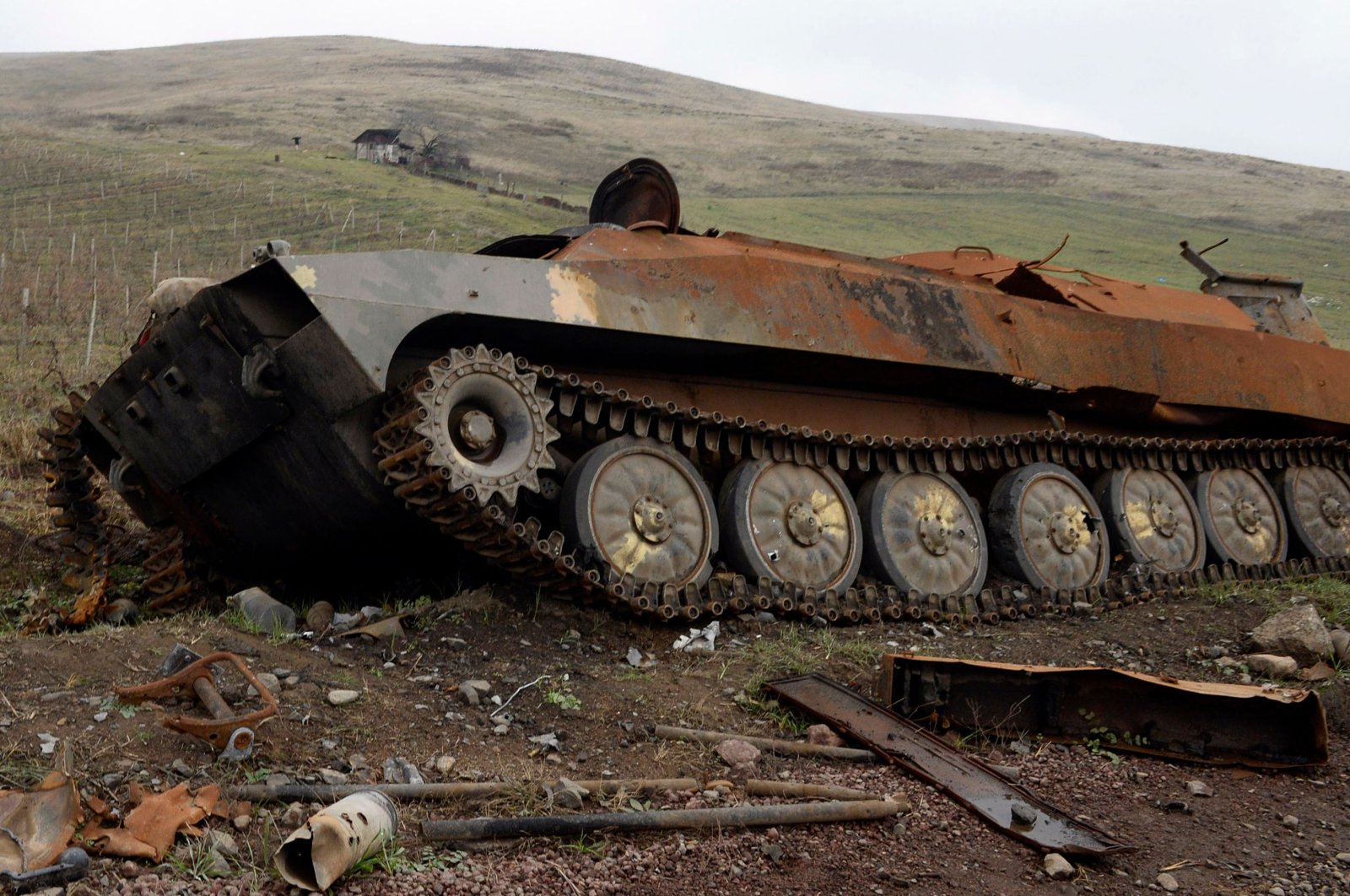 Laporan: Azerbaijan Hancurkan 4,8 Miliar USD Senjata Militer Armenia di Nagorno-Karabakh